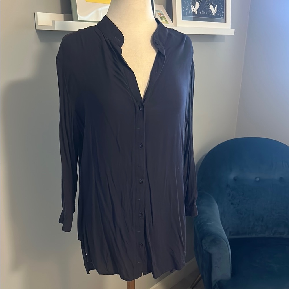 Cloth & Stone Women's Navy Button-Up Shirt